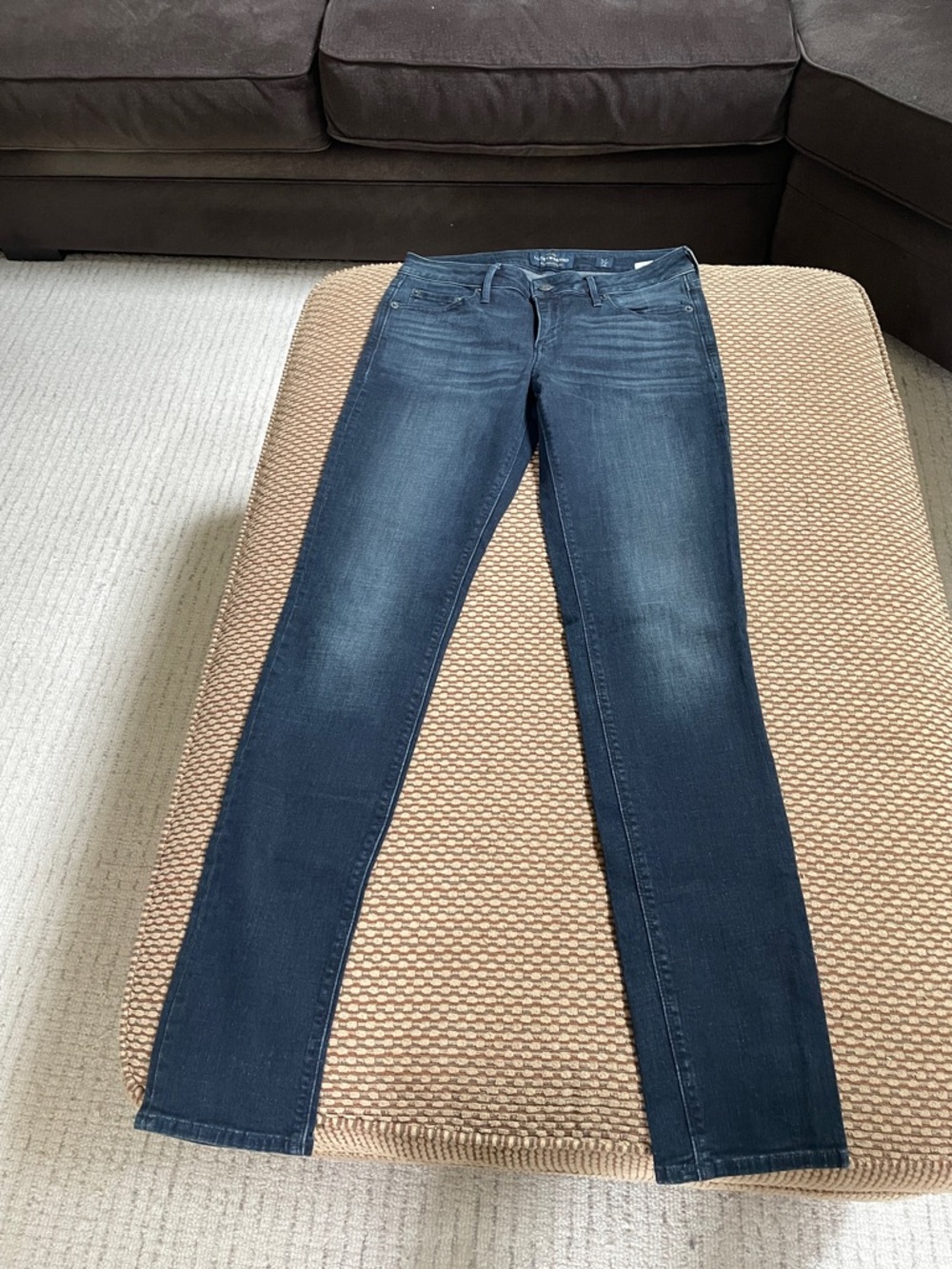Lucky Brand Women's Indigo Skinny Jeans. Mid rise